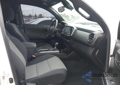 2022 Toyota Tacoma Trd Off Road z USA, uszkodzony, nr VIN 3TMCZ5AN1NM497266